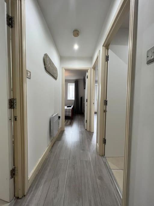 Apartament Cozy Flat With Balcony Londyn Zewnętrze zdjęcie
